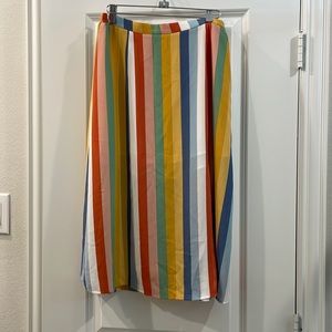 NWOT MIDI skirt with slit